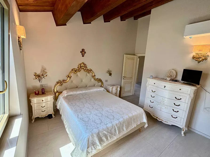 Immagine 44 di Villa in vendita  in BORGO TUFICO a Fabriano
