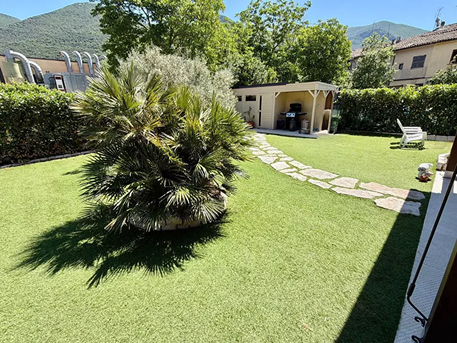 Immagine 16 di Villa in vendita  in BORGO TUFICO a Fabriano