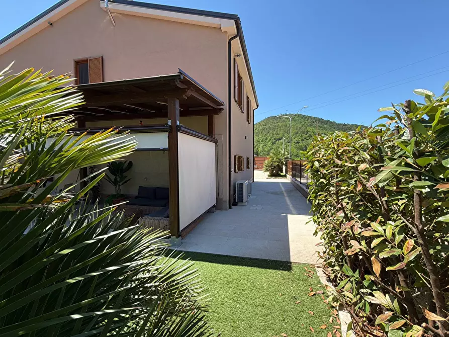Immagine 14 di Villa in vendita  in BORGO TUFICO a Fabriano