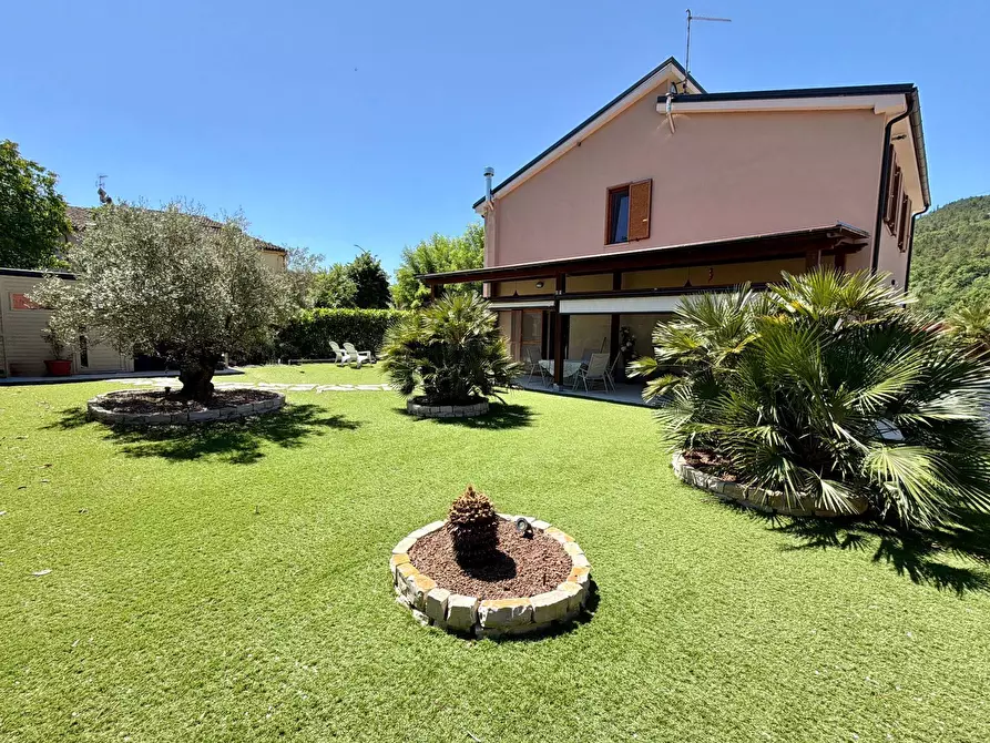 Immagine 13 di Villa in vendita  in BORGO TUFICO a Fabriano