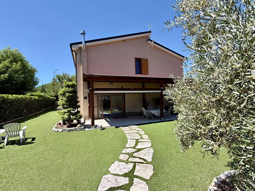 Immagine 12 di Villa in vendita  in BORGO TUFICO a Fabriano