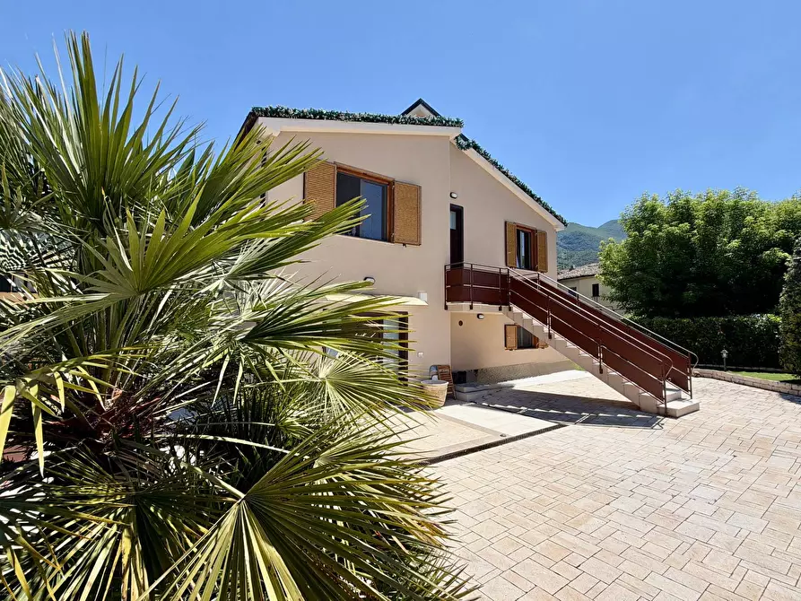 Immagine 4 di Villa in vendita  in BORGO TUFICO a Fabriano