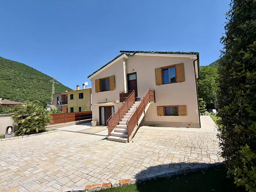 Immagine 10 di Villa in vendita  in BORGO TUFICO a Fabriano