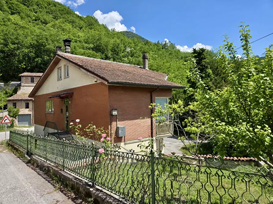 Immagine 1 di Casa indipendente in vendita  in via Poggio San Romualdo 8 a Fabriano