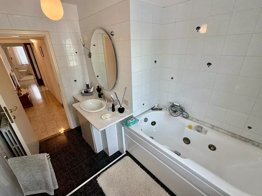 Immagine 29 di Villa in vendita  in Via Montesecco 3 a Jesi
