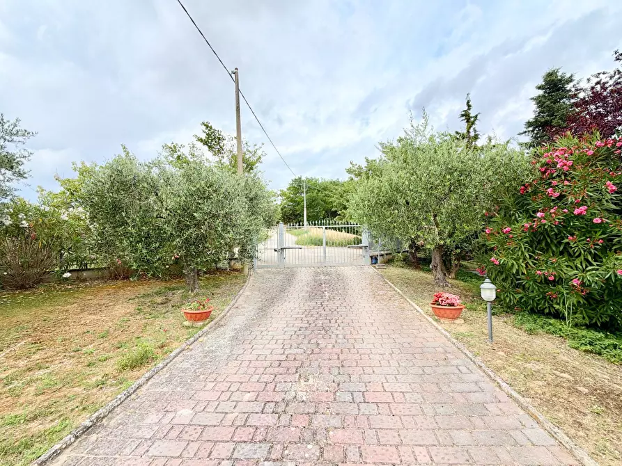 Immagine 2 di Villa in vendita  in Via Montesecco 3 a Jesi