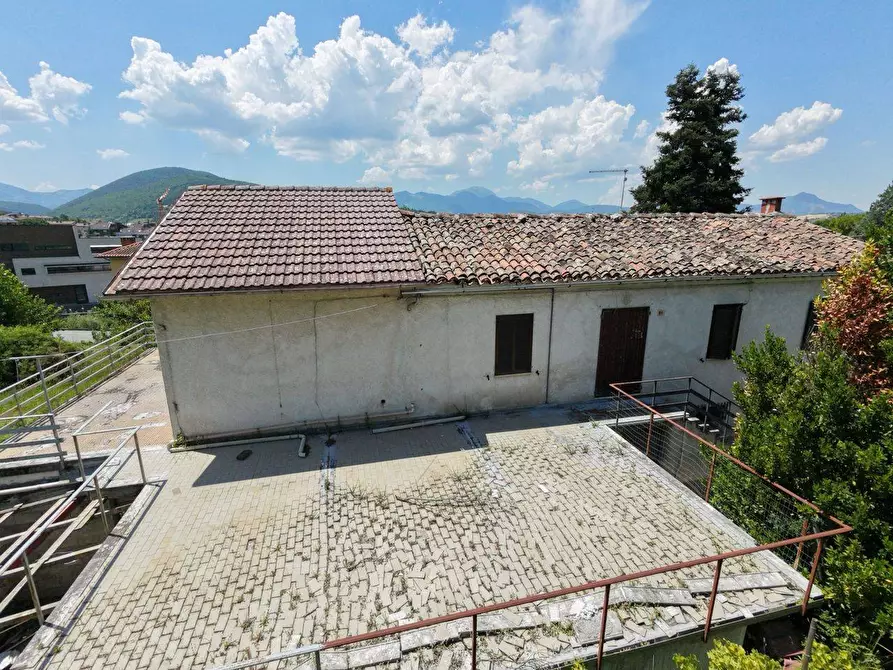 Immagine 10 di Villa in vendita  in VIA LA SPINA 91 a Fabriano