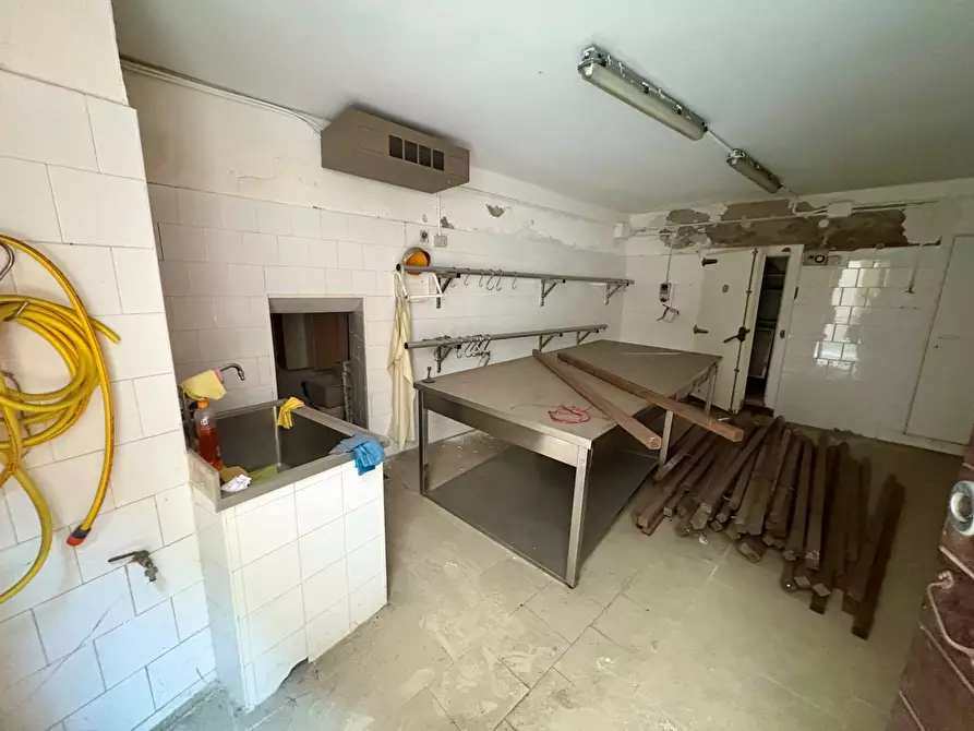 Immagine 6 di Magazzino in vendita  in VIA RAMELLI 3 a Fabriano