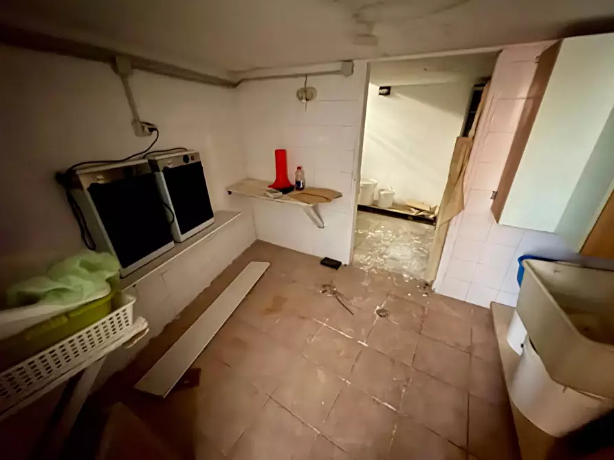 Immagine 8 di Magazzino in vendita  in VIA RAMELLI 3 a Fabriano