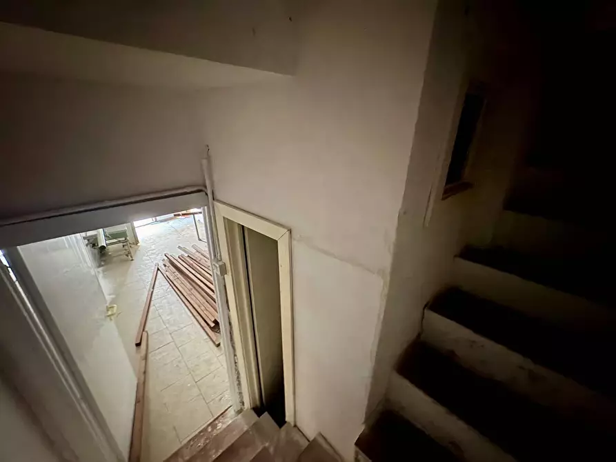 Immagine 15 di Magazzino in vendita  in VIA RAMELLI 3 a Fabriano
