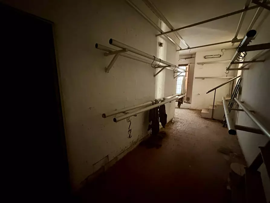 Immagine 18 di Magazzino in vendita  in VIA RAMELLI 3 a Fabriano