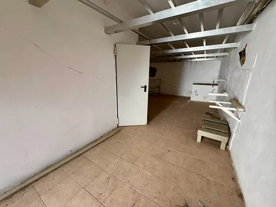 Immagine 22 di Magazzino in vendita  in VIA RAMELLI 3 a Fabriano