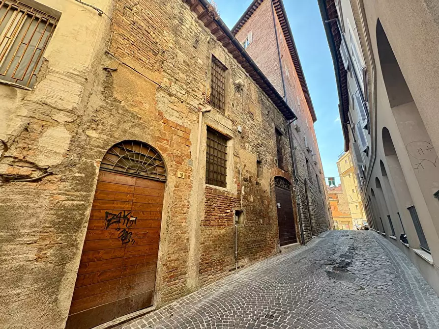 Immagine 2 di Magazzino in vendita  in VIA RAMELLI 3 a Fabriano