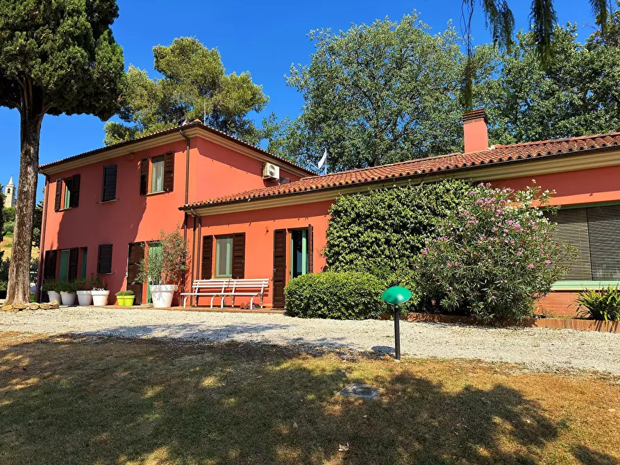 Immagine 11 di Villa in vendita  in Strada provinciale dei Castelli 6 a Belvedere Ostrense