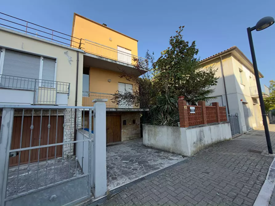 Immagine 3 di Villetta a schiera in vendita  in VIA MONTI 36 a Fabriano