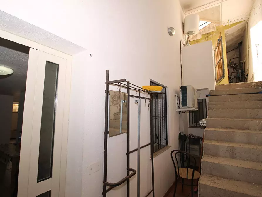Immagine 9 di Appartamento in vendita  in via Della Luna 18 a Dorgali