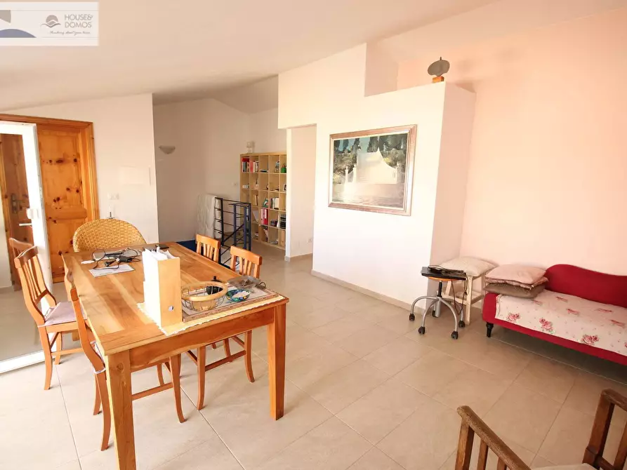 Immagine 10 di Appartamento in vendita  in via Colombo 42 a Dorgali