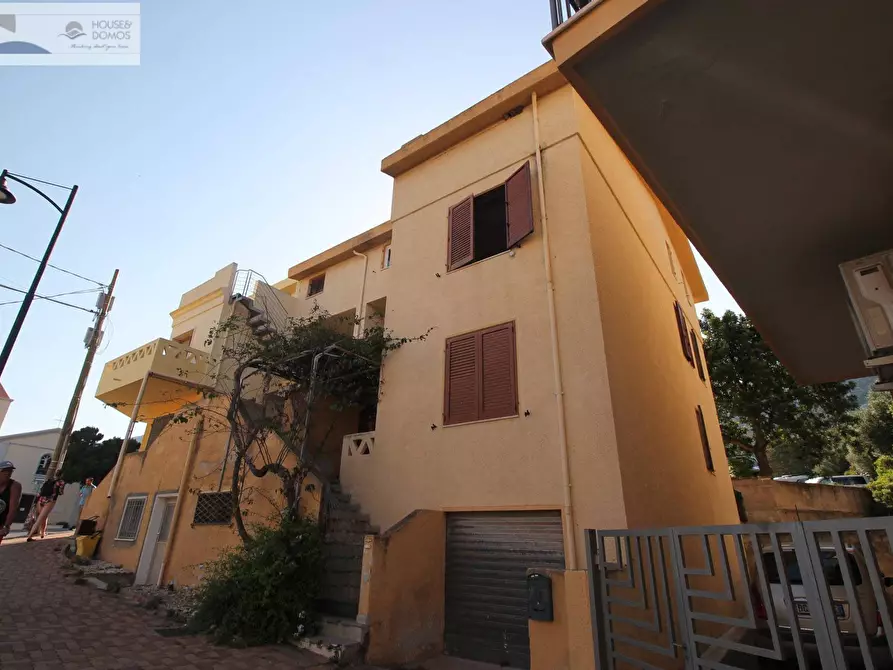 Immagine 3 di Appartamento in vendita  in via Colombo 42 a Dorgali