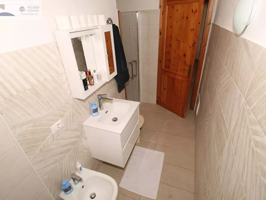 Immagine 32 di Appartamento in vendita  in via Colombo 42 a Dorgali