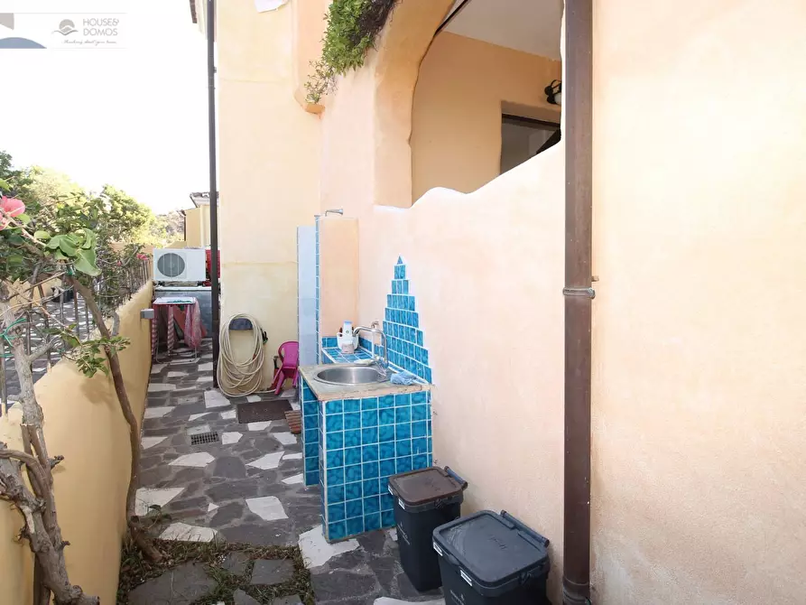 Immagine 27 di Appartamento in vendita  in Via Juanne Soro 3 a Galtelli