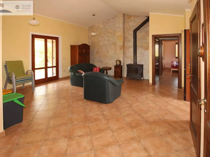Immagine 3 di Casa indipendente in vendita  a Dorgali