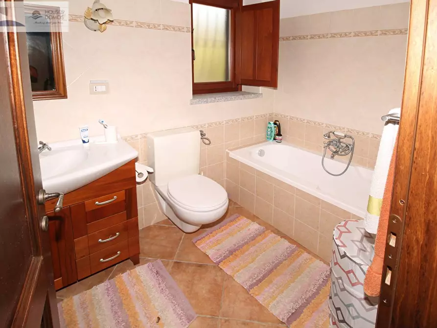 Immagine 10 di Casa indipendente in vendita  a Dorgali