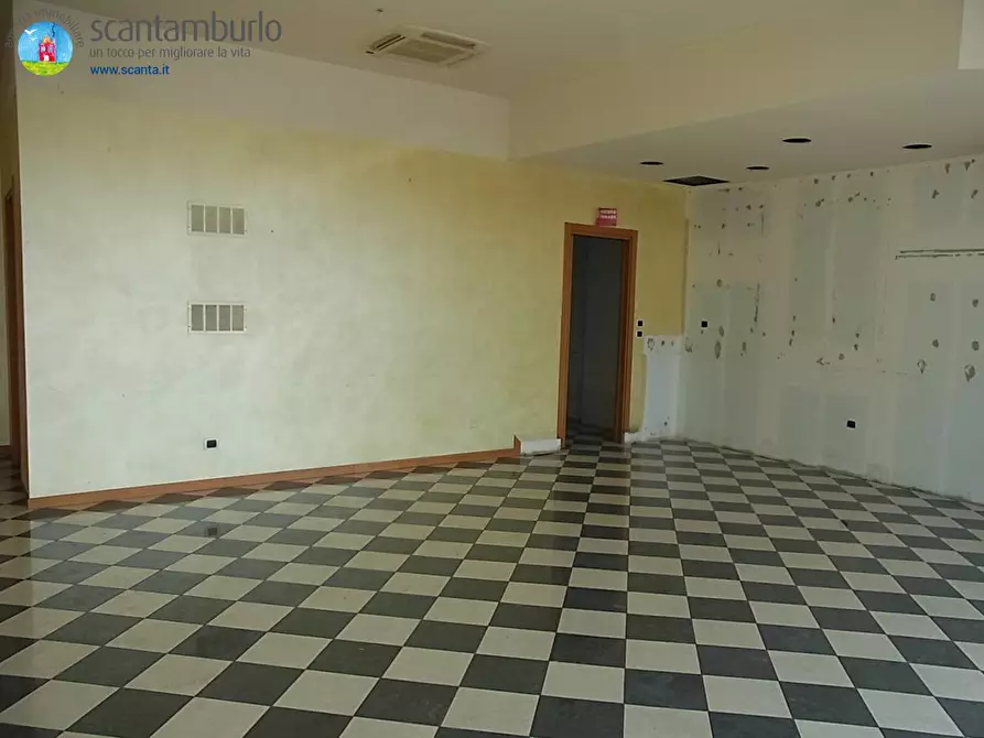 Immagine 7 di Negozio in vendita  a Treviso