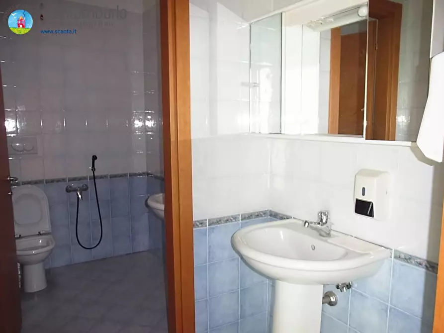 Immagine 5 di Negozio in vendita  a Treviso