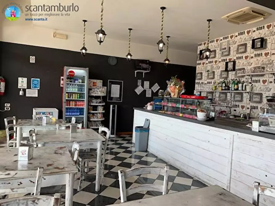 Immagine 3 di Negozio in vendita  a Treviso