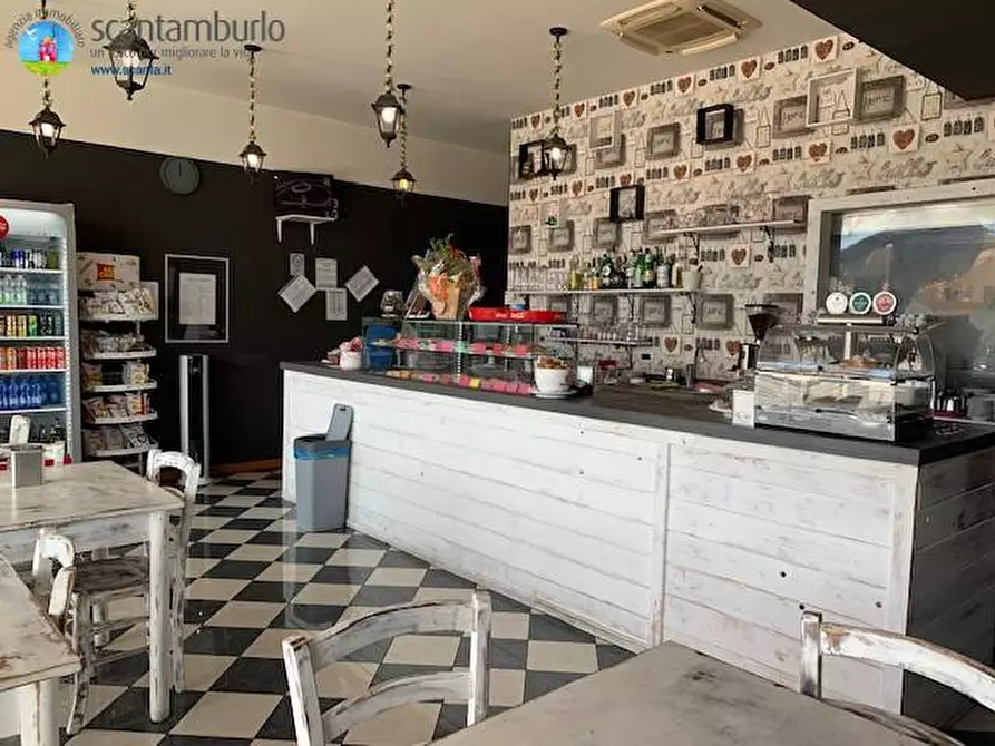 Immagine 2 di Negozio in vendita  a Treviso