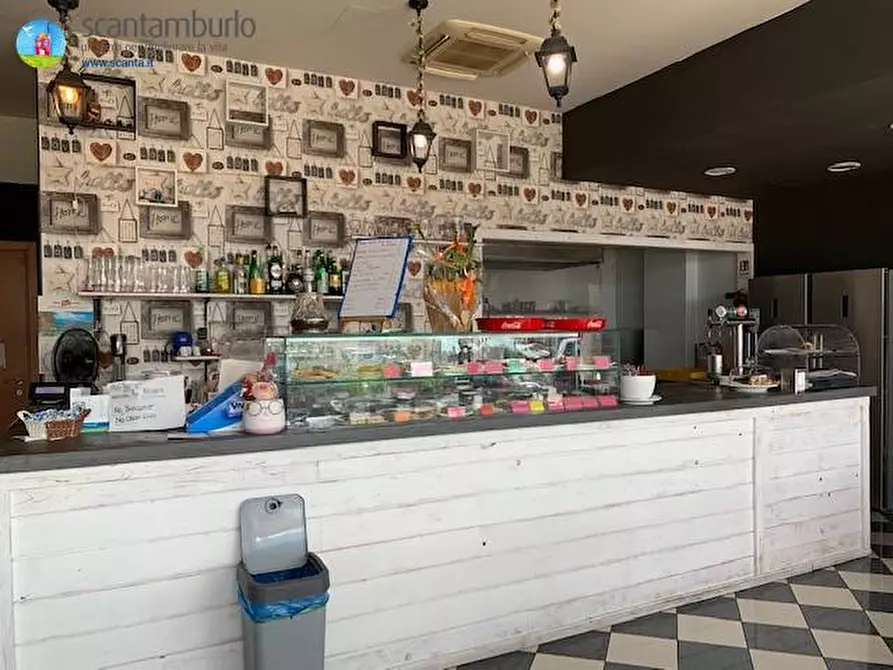 Immagine 4 di Negozio in vendita  a Treviso