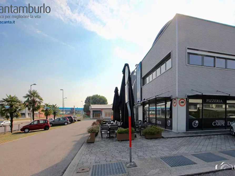 Immagine 8 di Negozio in affitto  a Treviso