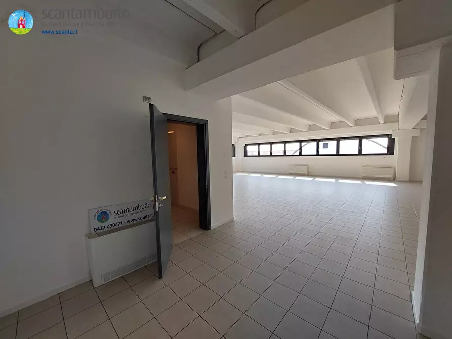 Immagine 10 di Negozio in affitto  a Treviso