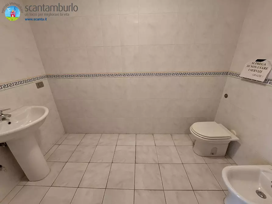 Immagine 14 di Negozio in affitto  a Treviso