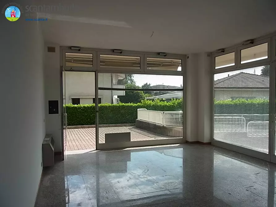 Immagine 7 di Negozio in vendita  a Treviso