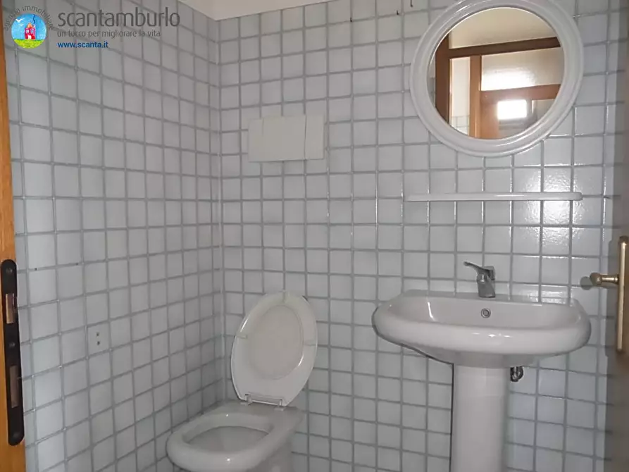 Immagine 3 di Negozio in vendita  a Treviso