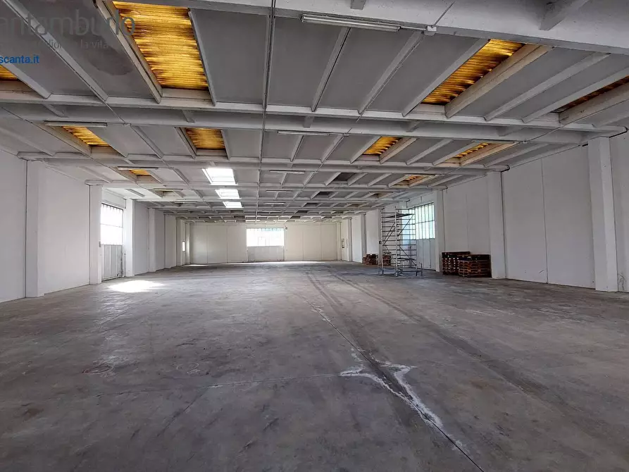 Immagine 1 di Capannone industriale in affitto  a Treviso