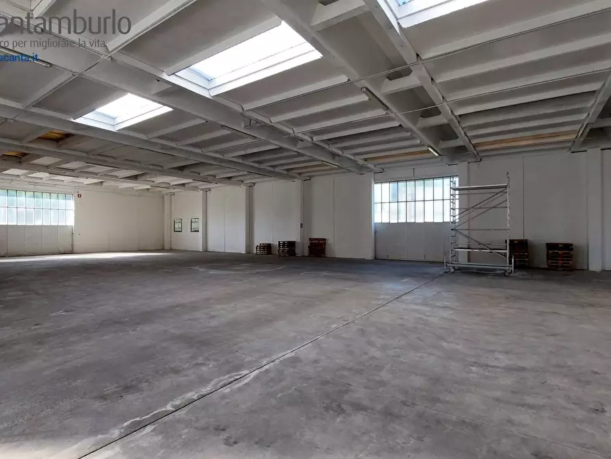 Immagine 3 di Capannone industriale in affitto  a Treviso