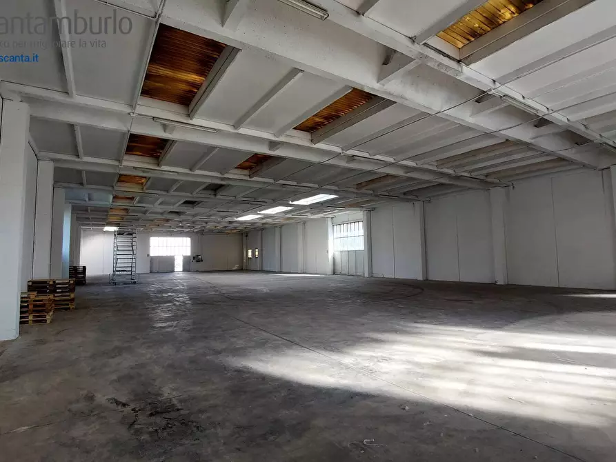 Immagine 5 di Capannone industriale in affitto  a Treviso