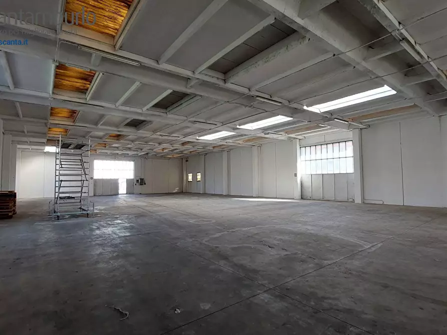 Immagine 6 di Capannone industriale in affitto  a Treviso