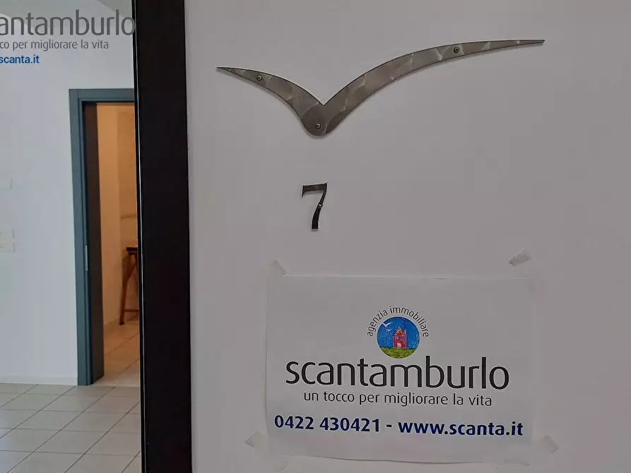 Immagine 8 di Negozio in vendita  a Treviso