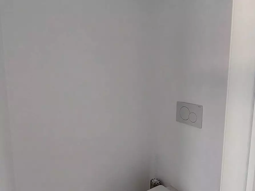 Immagine 4 di Negozio in vendita  a Treviso