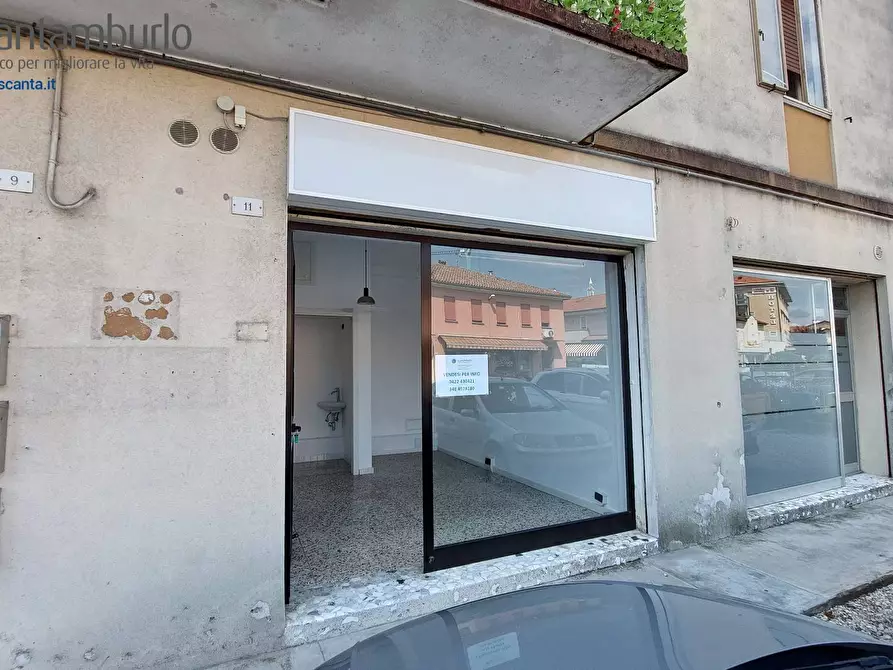 Immagine 5 di Negozio in vendita  a Treviso