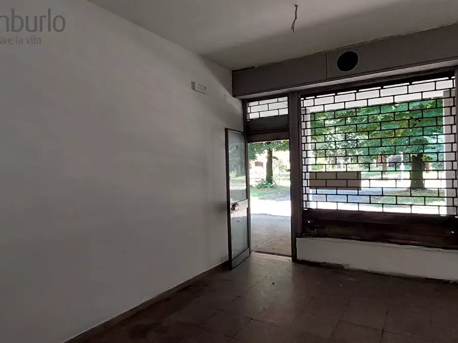 Immagine 5 di Negozio in vendita  a Treviso