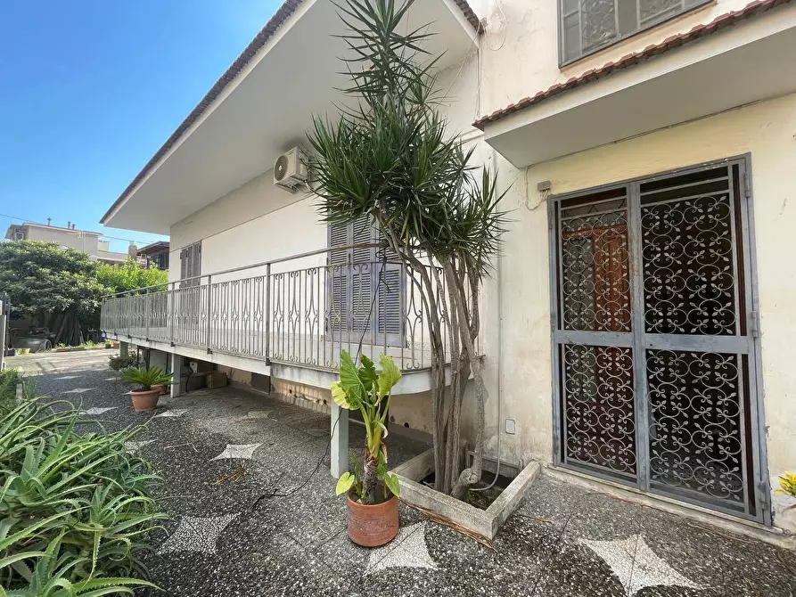 Immagine 5 di Villa in vendita  in via cuccurullo a Torre Annunziata