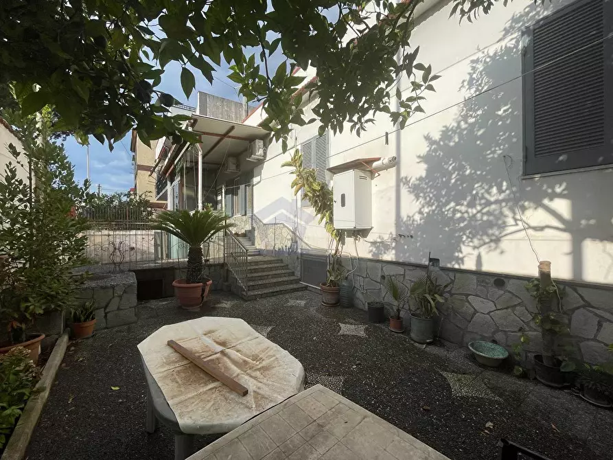 Immagine 10 di Villa in vendita  in via cuccurullo a Torre Annunziata