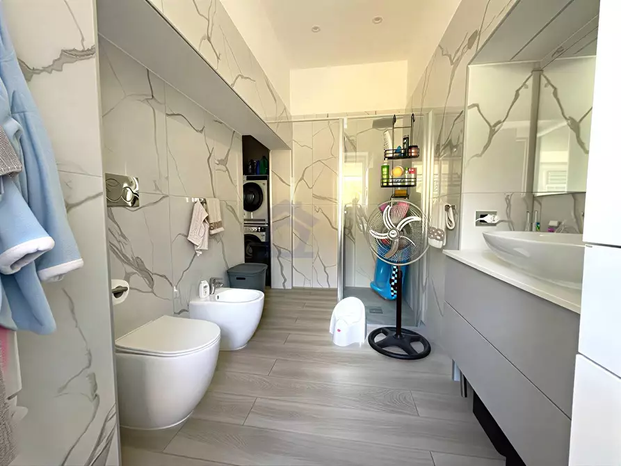 Immagine 7 di Appartamento in vendita  in piazza ernesto cesaro a Torre Annunziata