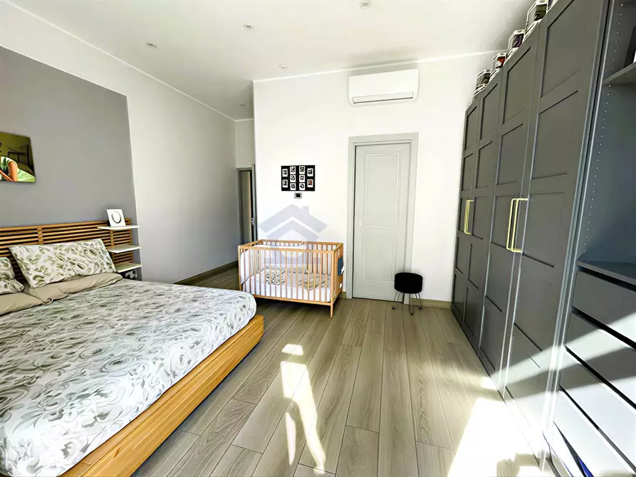 Immagine 14 di Appartamento in vendita  in piazza ernesto cesaro a Torre Annunziata