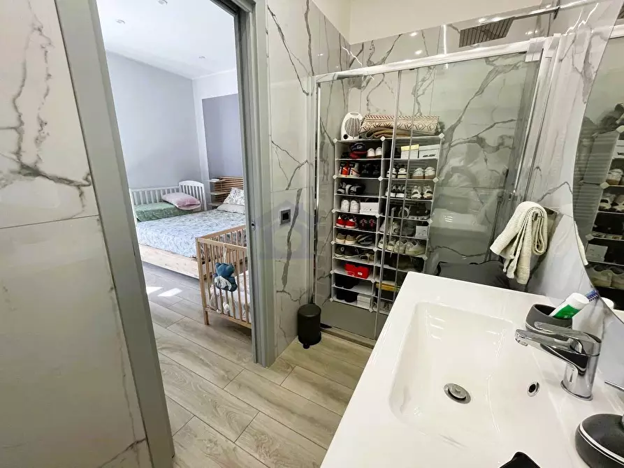 Immagine 18 di Appartamento in vendita  in piazza ernesto cesaro a Torre Annunziata