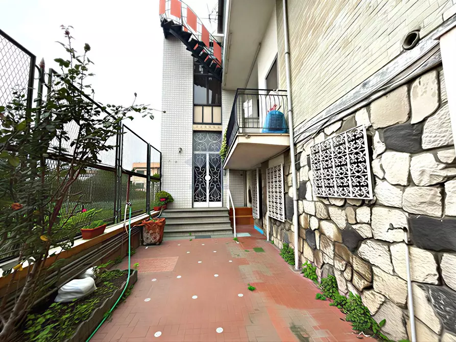 Immagine 4 di Villa in vendita  in via roma a Torre Annunziata